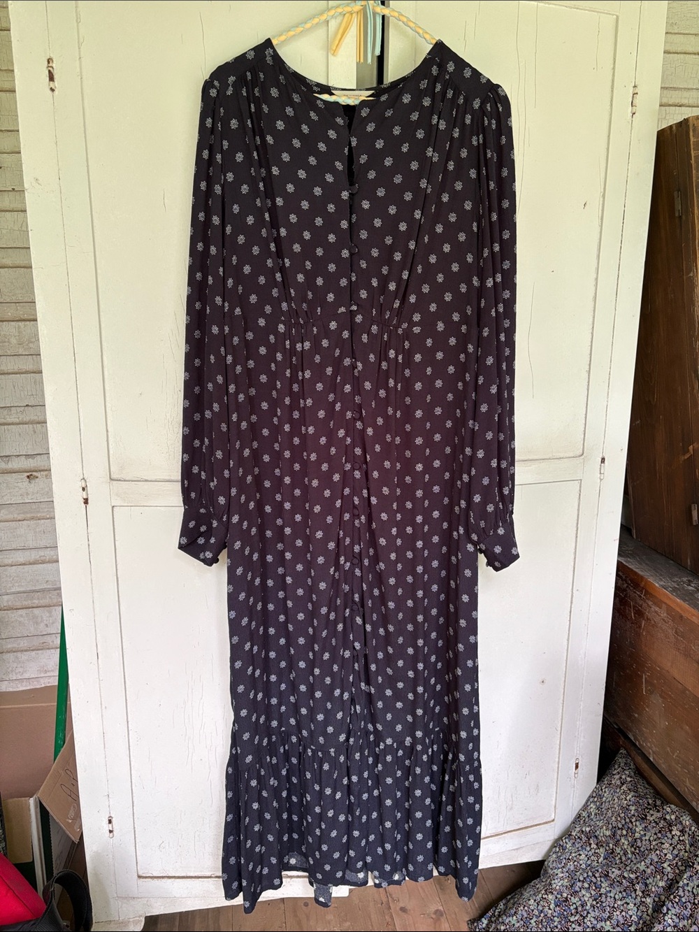 🇬🇧Per Una Maxi Dress in navy with white pattern detail.